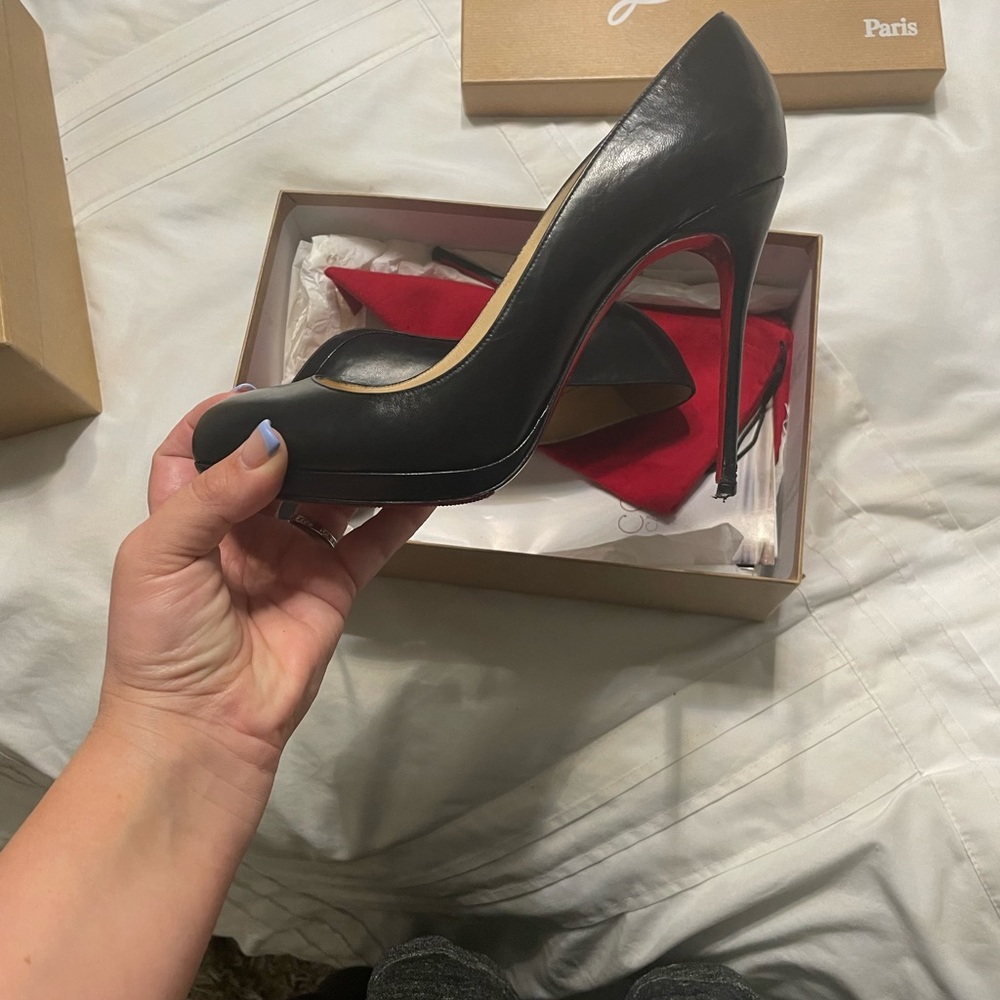 Christian louboutin size 39